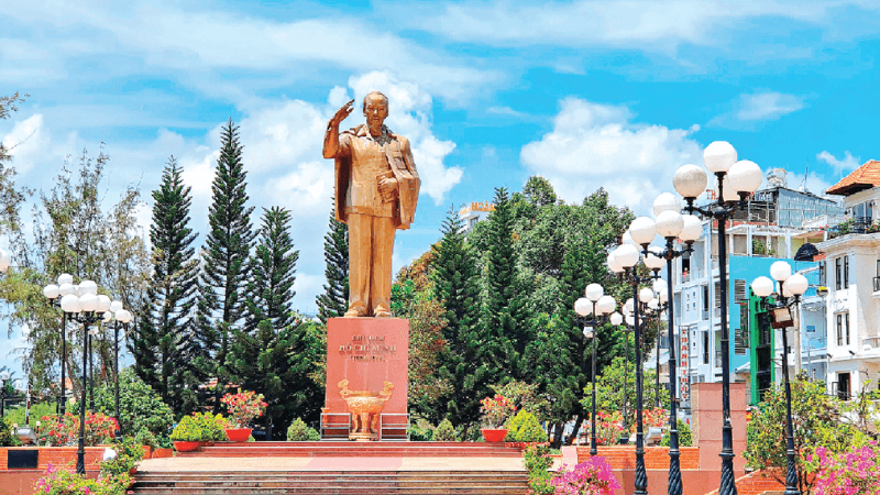 Khám phá nét đẹp bến Ninh Kiều - biểu tượng Cần Thơ cong-vien-ben-ninh-kieu