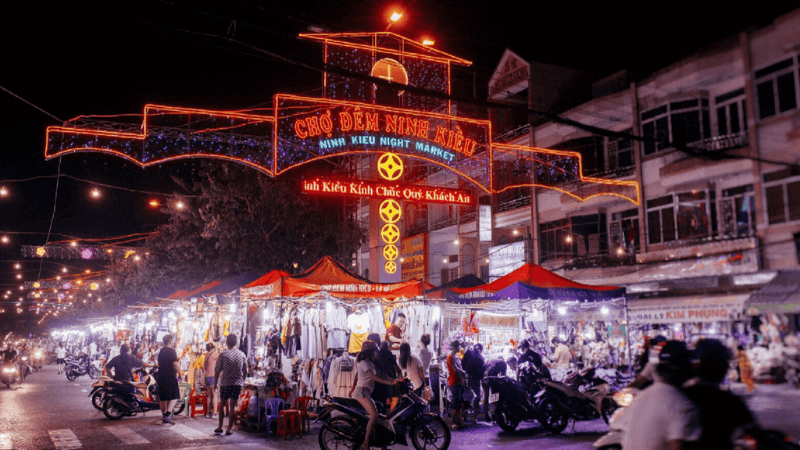 Khám phá nét đẹp bến Ninh Kiều - biểu tượng Cần Thơ cho-dem-ben-ninh-kieu
