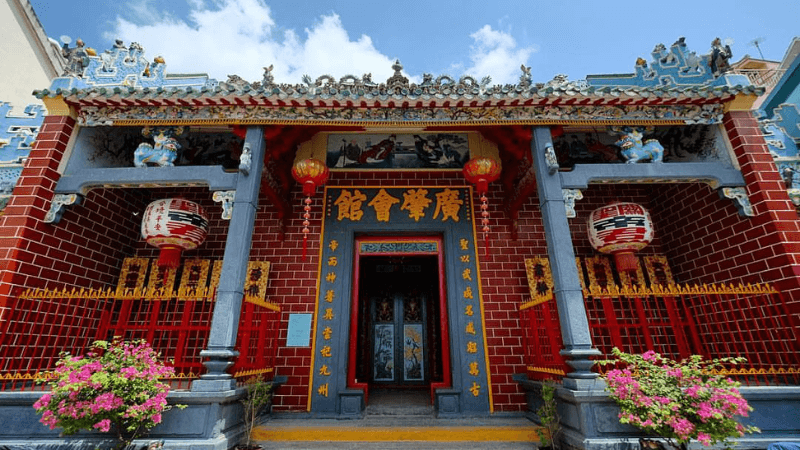 Khám phá nét đẹp bến Ninh Kiều - biểu tượng Cần Thơ chua-ong-ben-ninh-kieu